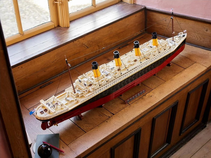 LEGO Creator Titanic (10294) LEGO Creator Titanic (10294)