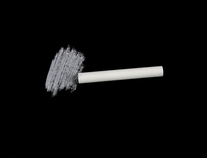 Liderpapel Tiza Blanca Antipolvo, Trazado y Escritura Suave, Caja de 10 Unidades