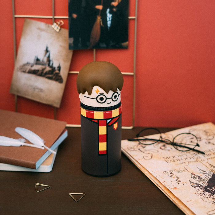 ERIK Portatodo 3D Harry Potter Estuche de Silicona Suave con Cremallera y Base Extensible