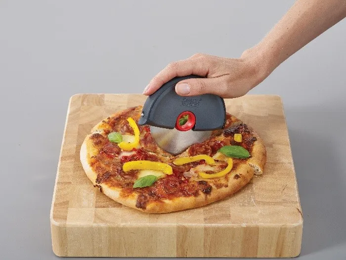 Joseph Joseph Disc Easy-Clean Cortador de Pizza Gris