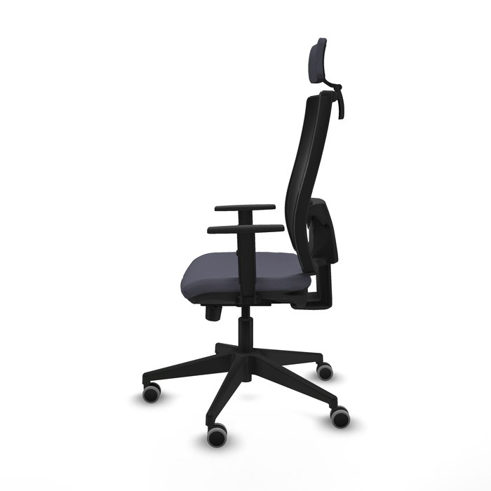 Silla de oficina Horna con mecanismo Sincro/Traslack tapizada con Tela color Gris oscuro y malla color Negro. Equipada con lumbar 1D, Brazos 1D, Cabecero 2D y Ruedas 65 mm parqué