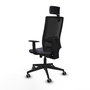 Silla de oficina Horna con mecanismo Sincro/Traslack tapizada con Tela color Gris oscuro y malla color Negro. Equipada con lumbar 1D, Brazos 1D, Cabecero 2D y Ruedas 65 mm parqué