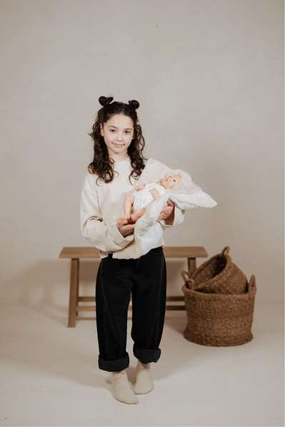 Muñecas Arias - Muñeca Reborn Isabella Beige de 40 cm con Cojín, Juguete en Español