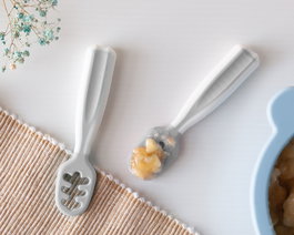 KioKids Set 2 Precucharas Grises para Bebés +6 Meses, Cuchara de Entrenamiento para Alimentación Autónoma, Material Polipropileno y TPE, Color Gris