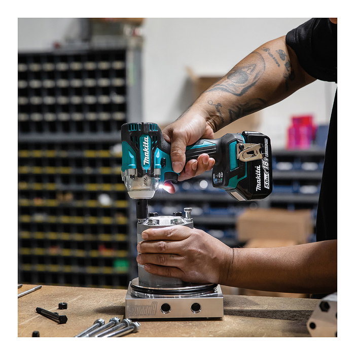 Makita DTW302Z Atornilladora de impacto 18V (azul/negro) Makita DTW302Z Atornilladora de impacto 18V (azul/negro)