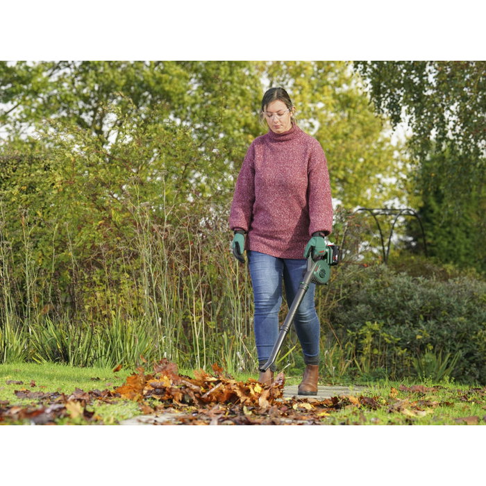 Bosch UniversalLeafBlower 18V-130 Soplador de hojas inalámbrico con batería de 2,5 Ah