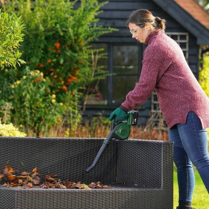 Bosch UniversalLeafBlower 18V-130 Soplador de hojas inalámbrico con batería de 2,5 Ah