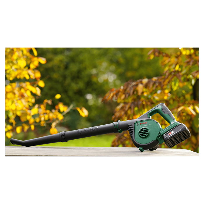Bosch UniversalLeafBlower 18V-130 Soplador de hojas inalámbrico con batería de 2,5 Ah