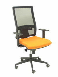 Silla de oficina Horna con mecanismo Sincro tapizada con Tela color Naranja y malla color Negro. Equipada con lumbar 1D, Brazos 1D y Ruedas de parqué