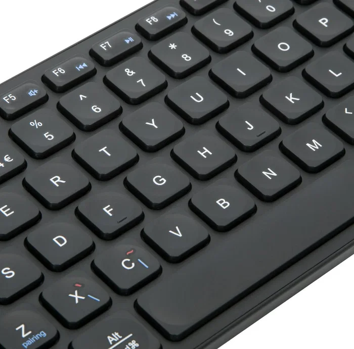 Targus AKB862UK Teclado Compacto Multidispositivo Inalámbrico Bluetooth 5.1 Antimicrobiano QWERTY Inglés Reino Unido Negro