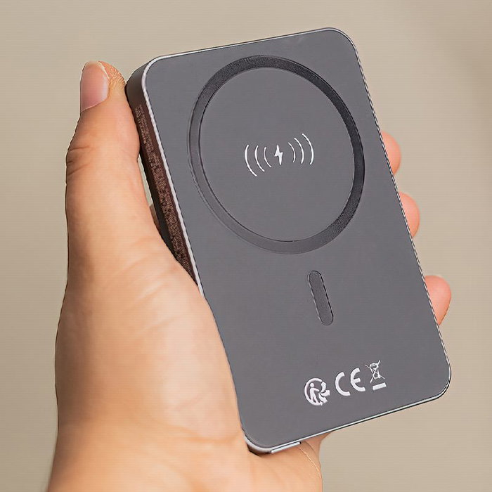 FOREVER Power bank inalámbrico MATB-200 20W PD 5000 mAh magnético negro