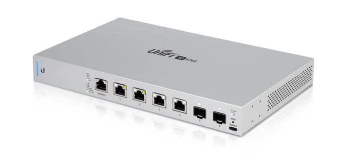 Ubiquiti Switch 4x 2.5/5/10G RJ-45, 2x 1/10 SFP+, 802.3bt PoE++, 40W, 120 Gbps, 165 x 268.1 x 31.8 mm