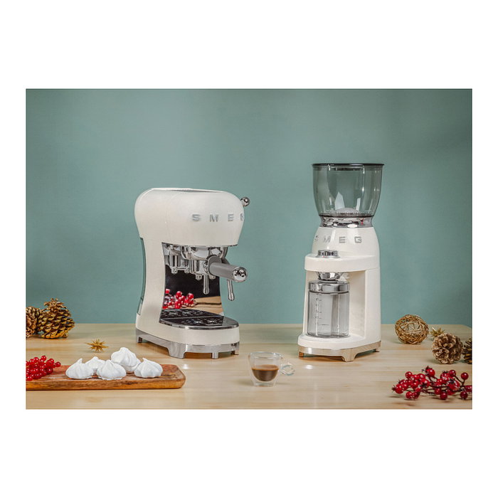 SMEG ECF02CREU Máquina de Espresso Siebträger Manual, Crema