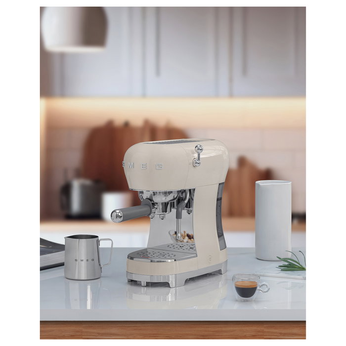 SMEG ECF02CREU Máquina de Espresso Siebträger Manual, Crema