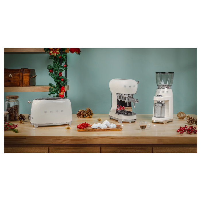 SMEG ECF02CREU Máquina de Espresso Siebträger Manual, Crema