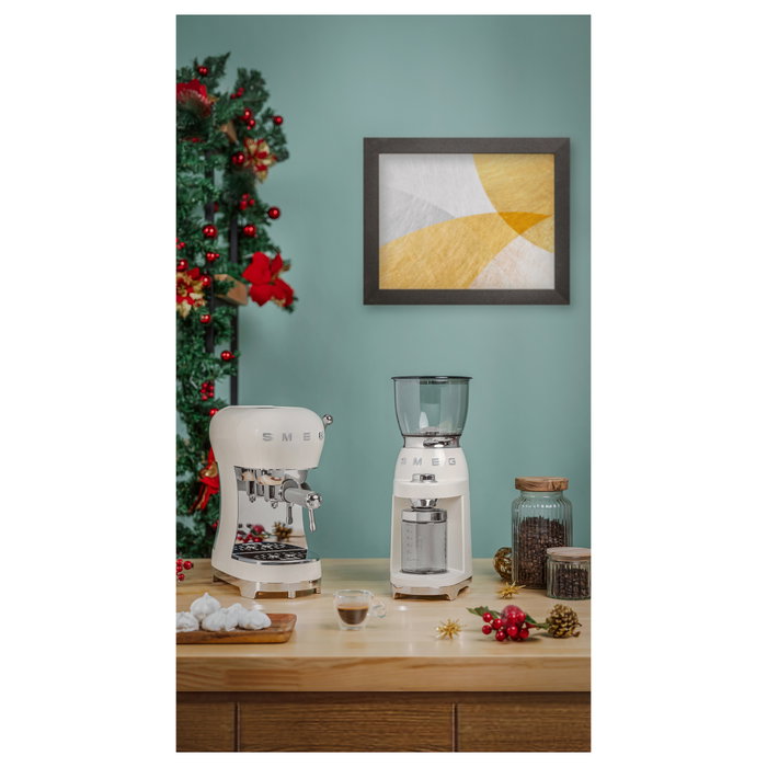 SMEG ECF02CREU Máquina de Espresso Siebträger Manual, Crema