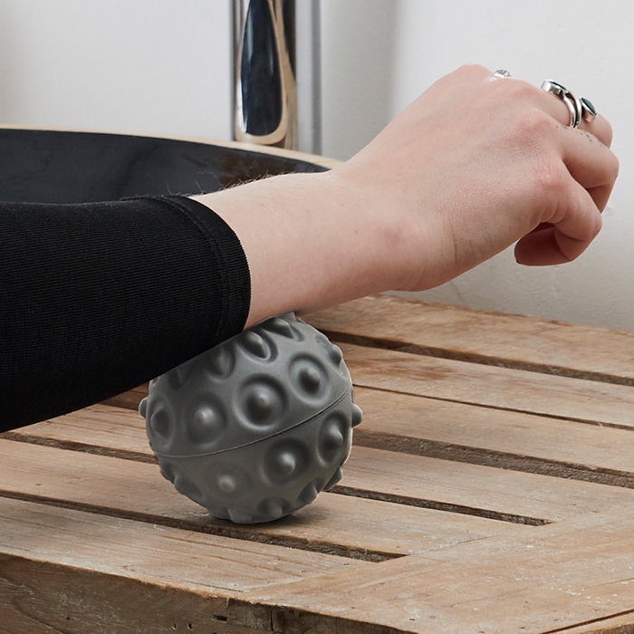 Sensly Bola Masaje con Vibración para Alivio Muscular 7 cm