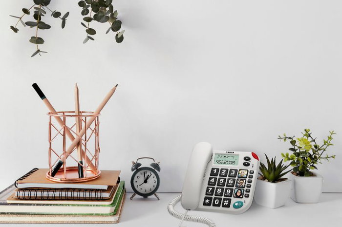 MAXCOM Telefono Fijo con Teclas Grandes y Pantalla - Manos Libres, Memoria, Re-llamada y Compatibilidad con Audifono