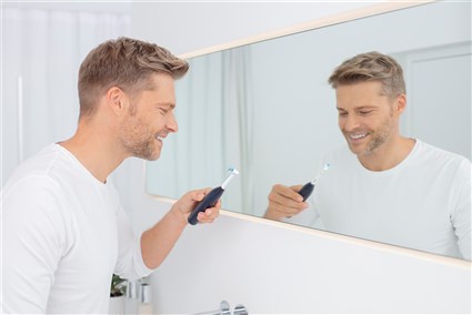 Beurer TB-50 Cepillo Eléctrico Negro con 3 Programas, Limpieza Oscilante y Pulsátil, Temporizador 2 Minutos, Autonomía 45 Días y Control Presión