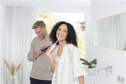 Beurer TB-50 Cepillo Eléctrico Negro con 3 Programas, Limpieza Oscilante y Pulsátil, Temporizador 2 Minutos, Autonomía 45 Días y Control Presión