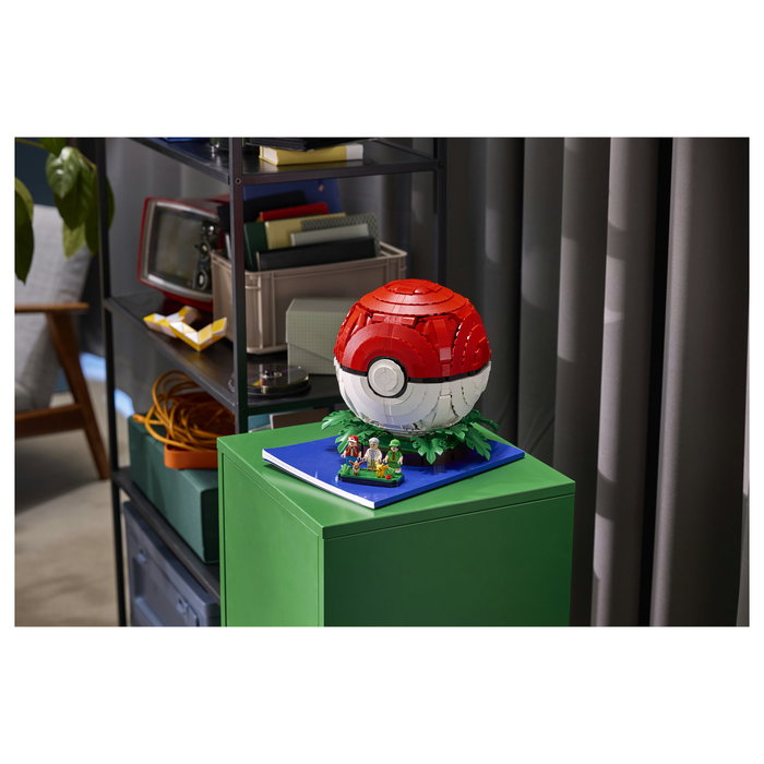 LEGO 72154 Pokémon Poké Ball con Momentos Icónicos de Entrenadores