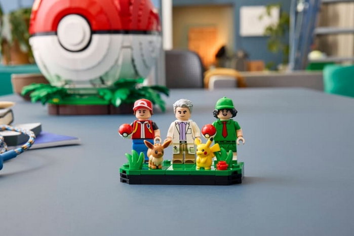 LEGO 72154 Pokémon Poké Ball con Momentos Icónicos de Entrenadores