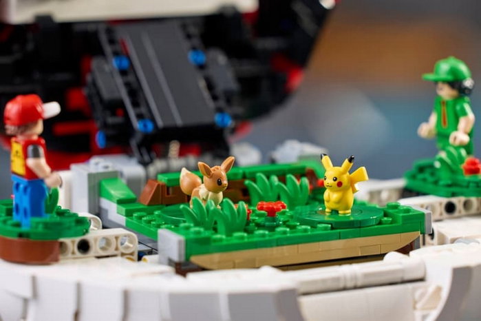 LEGO 72154 Pokémon Poké Ball con Momentos Icónicos de Entrenadores