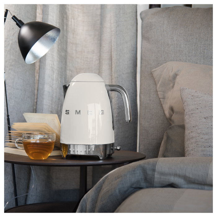 SMEG KLF04CREU Hervidor de Agua Retro 50s Style 1.7L 2400W Acero Inoxidable 7 Temperaturas Color Crema