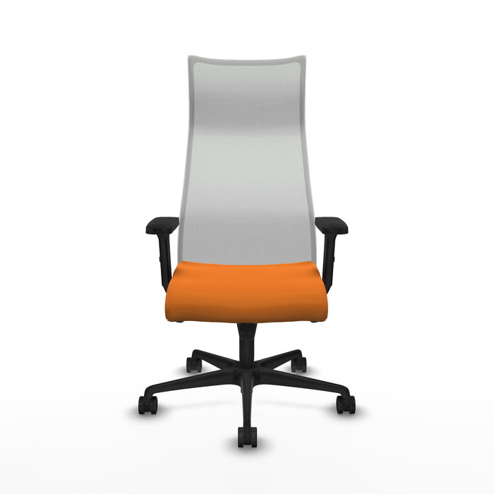 Sillón Albacete con mecanismo Sincro tapizada con Similpiel color Naranja y malla color Blanco. Equipado con Base nailon negra, Brazos 2D y Ruedas 65mm nailon