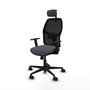 Silla de oficina Alfera con mecanismo Sincro tapizada con Tela color Gris oscuro y malla color Negro. Equipada con lumbar 1D, Brazos 1D, Cabecero 2D y Ruedas 65mm nailon