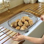 Cook Concept Escurridor con Asas Extensibles de Acero, Adaptable a Fregaderos, 34.5x24.5x11 cm