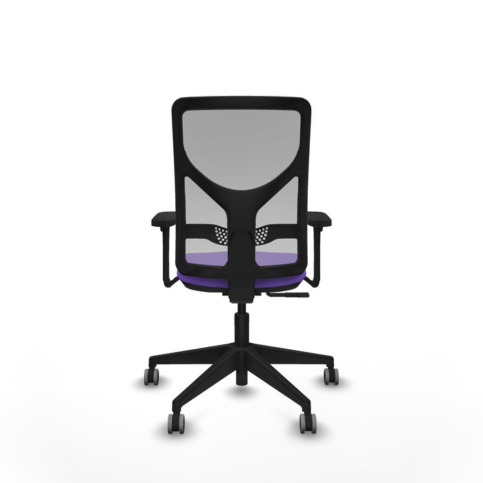 Silla de oficina Motilla con mecanismo Sincro tapizada con Tela color Lila y malla color Gris. Equipada con lumbar 1D, Brazos 3D y Ruedas 65 mm parqué