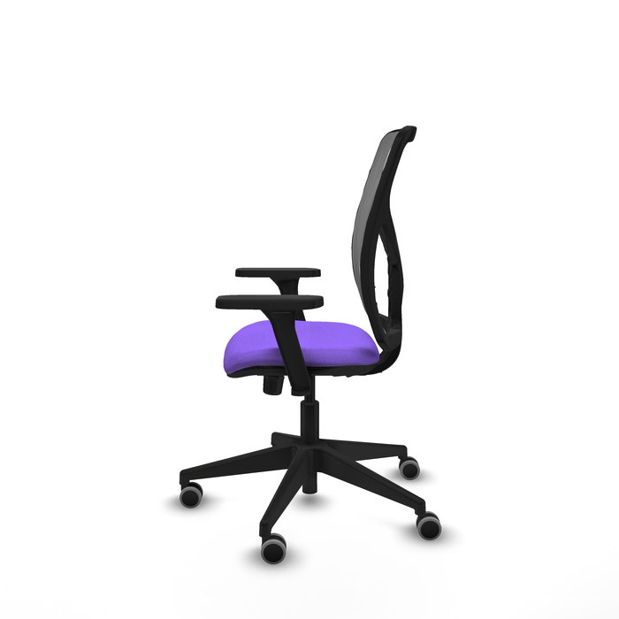 Silla de oficina Motilla con mecanismo Sincro tapizada con Tela color Lila y malla color Gris. Equipada con lumbar 1D, Brazos 3D y Ruedas 65 mm parqué