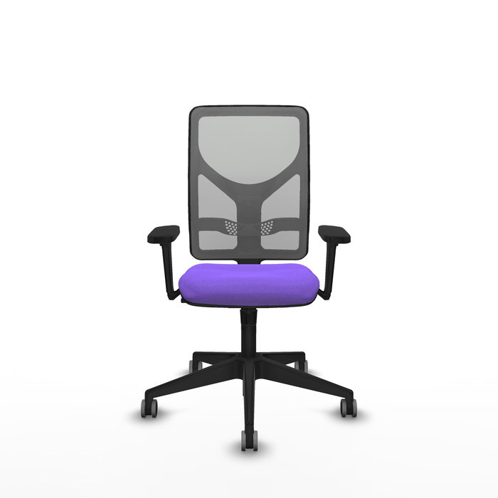 Silla de oficina Motilla con mecanismo Sincro tapizada con Tela color Lila y malla color Gris. Equipada con lumbar 1D, Brazos 3D y Ruedas 65 mm parqué