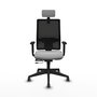 Silla de oficina Horna con mecanismo Sincro/Traslack tapizada con Tela color Gris claro y malla color Negro. Equipada con lumbar 1D, Brazos 1D, Cabecero 2D y Ruedas 65 mm parqué