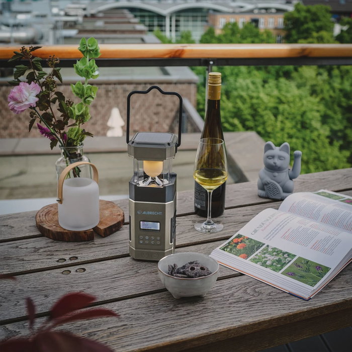 Albrecht DR 114 DAB+ Radio para exteriores con lámpara de camping