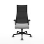 Sillón Albacete con mecanismo Sincro tapizada con Tela color Gris claro y malla color Negro. Equipado con Base nailon negra, Brazos 1D y Ruedas 65 mm parqué