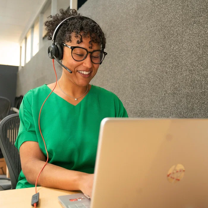 Poly Blackwire 8225 Auriculares estéreo USB-C con certificación Microsoft Teams y adaptador USB-C/A, Negro