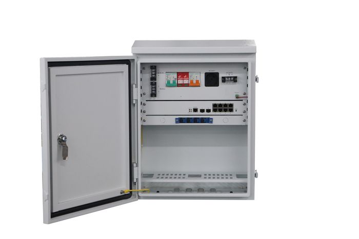 Ernitec OUTDOOR-SOLAR Caja Solar Inteligente IP55 con Switch PoE Gigabit L2