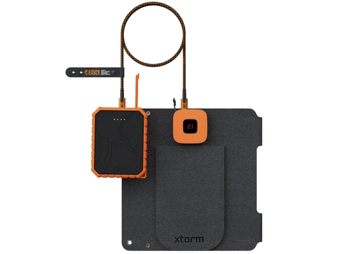 Xtorm XR2S14 Panel Solar Plegable 14W Negro para Exterior con USB-A, USB-C, Carga Doble, Certificación IPX4 y Pantalla LCD - Cargador Solar Portátil