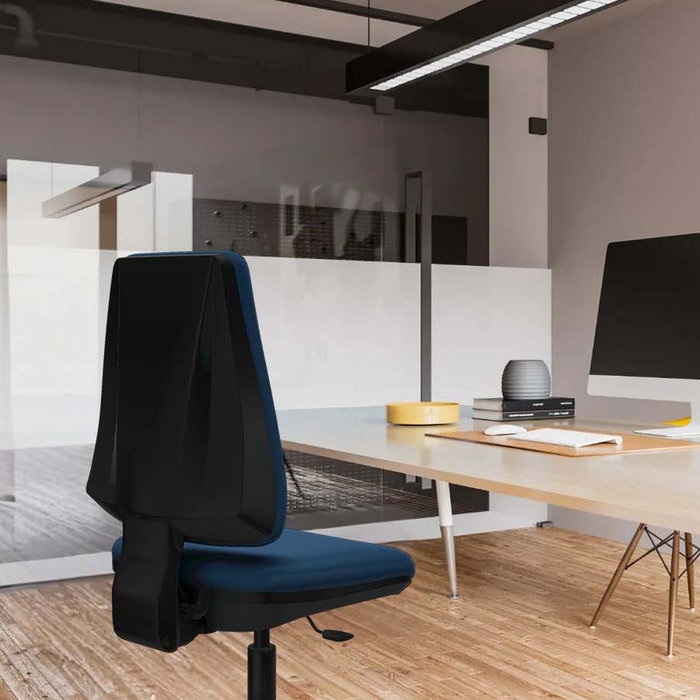 Silla de oficina Elche con mecanismo Contacto permanente básico tapizada con Similpiel color Granate. Equipada con Base piramidal negra, Sin brazos y Ruedas 65mm nailon