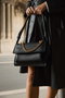 Vince Camuto Bolso Bandolera Sorrento - Black, Bolso de Piel Sintética para Mujer, Elegante y Duradero