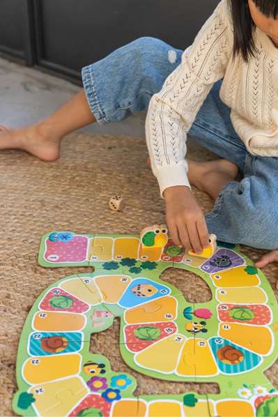 Goula Snail Race - Juego de Mesa Infantil de Carreras de Caracoles de Madera, a Partir de 3 Años, para 2-4 Jugadores, Instrucciones Multilingües