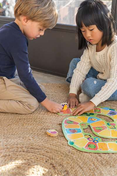 Goula Snail Race - Juego de Mesa Infantil de Carreras de Caracoles de Madera, a Partir de 3 Años, para 2-4 Jugadores, Instrucciones Multilingües