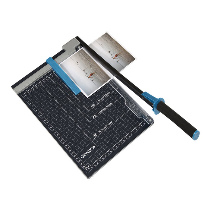 GENIE GMA4 Guillotina de Palanca para Papel, A4, Capacidad 12 Hojas, 80 g/m², Color Negro/Azul