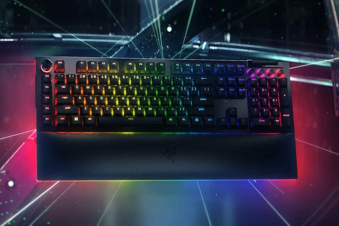 Razer BlackWidow V4 Pro Teclado Mecánico Gaming Yellow Switch Negro