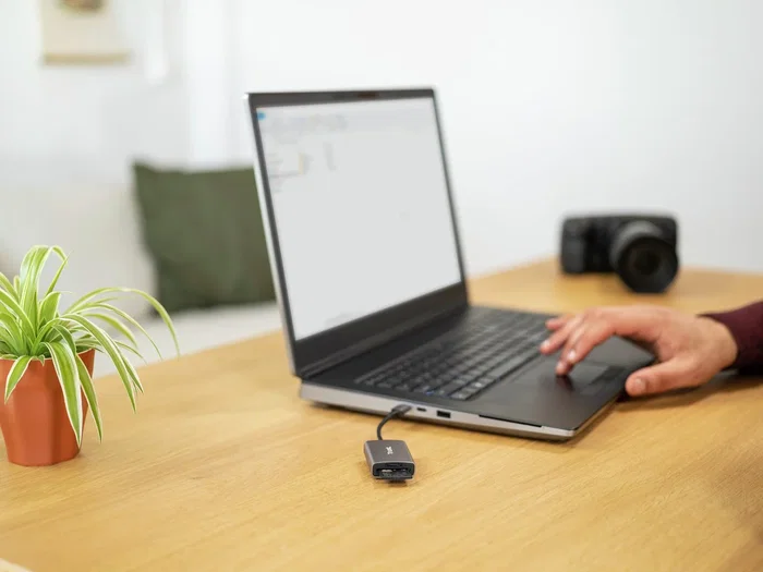 Trust Dalyx Fast 24136 - Lector de Tarjetas USB-C Externo USB 3.2 Gen 1, Compacto de Aluminio para SD/MicroSD, Velocidad hasta 104 MB/s Trust Dalyx Fast 24136 - Lector de Tarjetas USB-C Externo USB 3.2 Gen 1, Compacto de Aluminio para SD/MicroSD, Velocidad hasta 104 MB/s