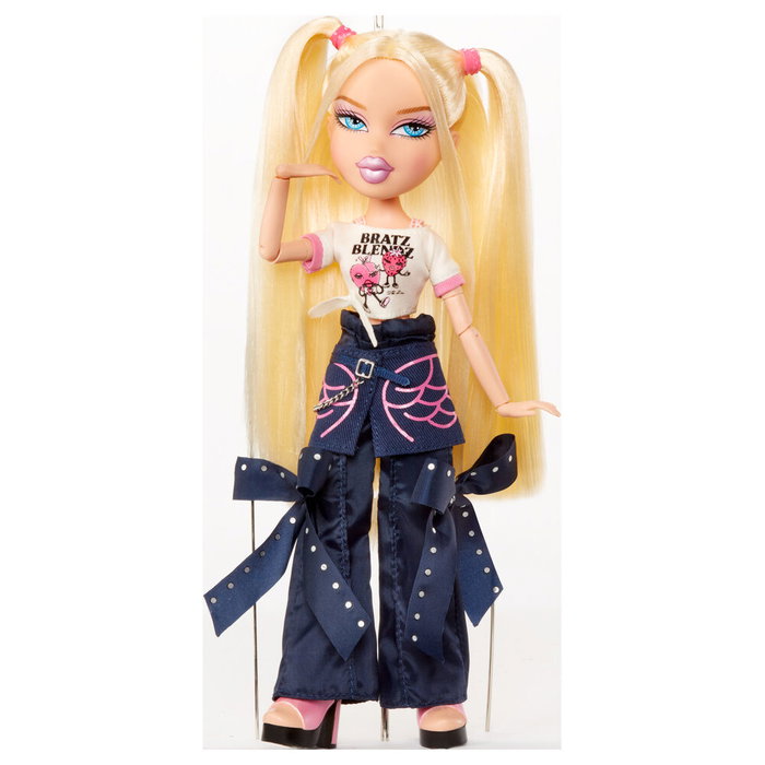 MGA Muñeca Cloe + Camiseta Stylin Bratz
