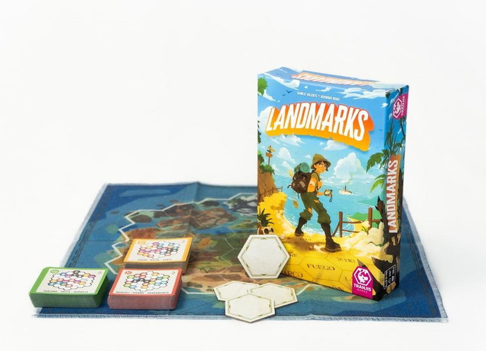Tranjis Games Juego de Mesa Landmarks - Juego Cooperativo Familiar de Deducción y Pistas de Palabras para Explorar una Isla, Incluye Tablero, Losetas y Cartas