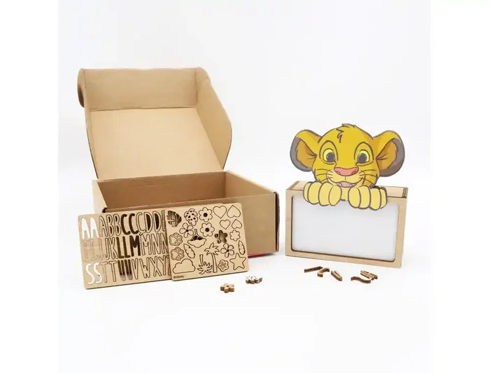 Wondee Lámpara de noche Simba personalizable de madera Wondee Lámpara de noche Simba personalizable de madera